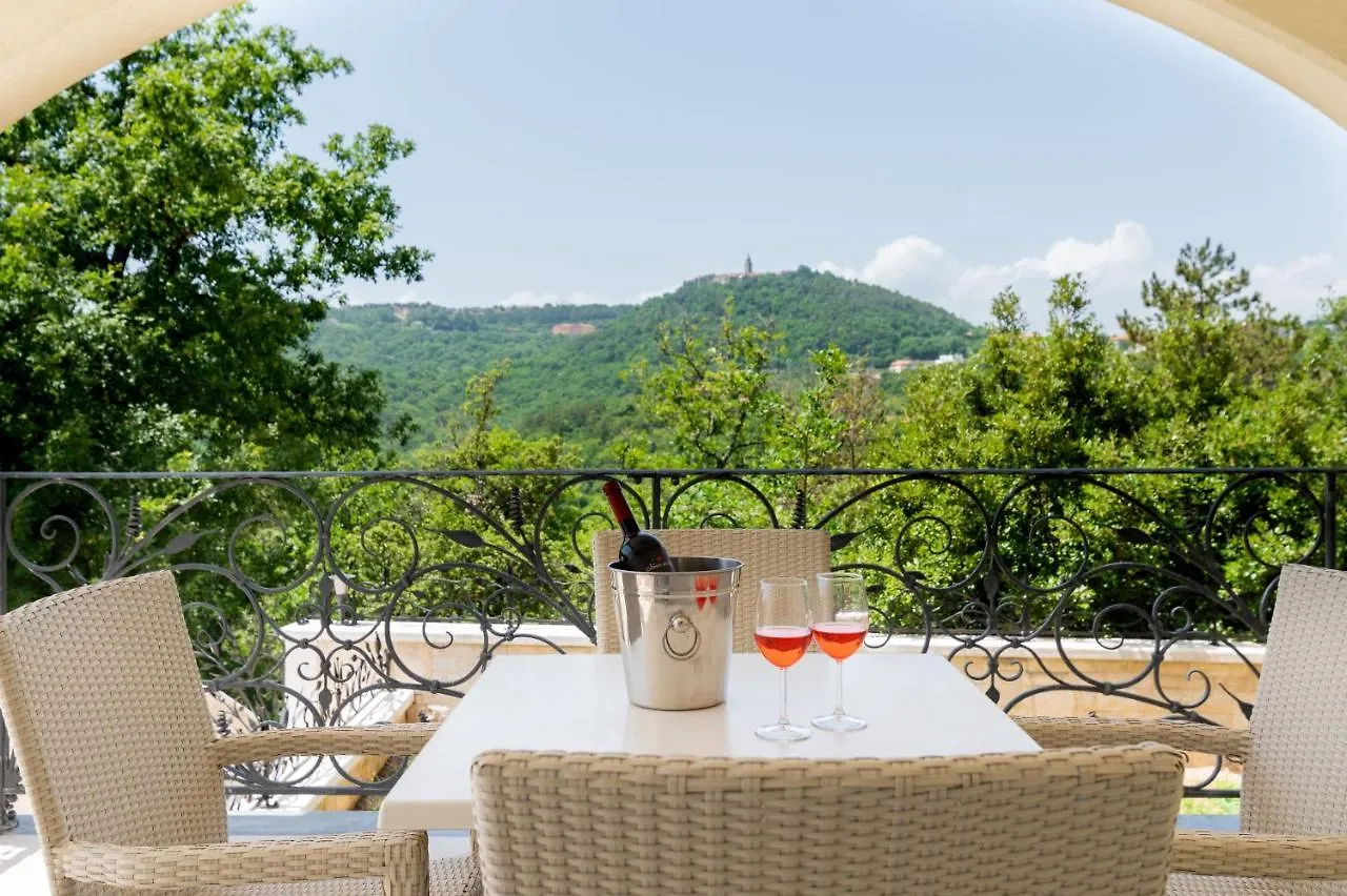 Apartments Villa Vires Labin